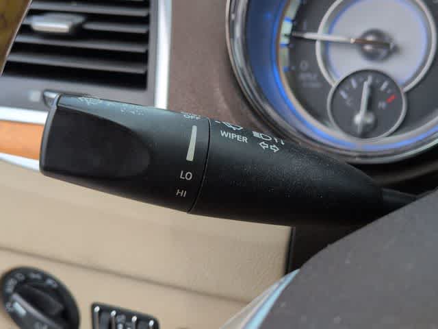 Thumbnail: 2013 Chrysler 300 - 27