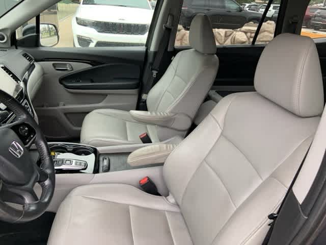 Thumbnail: 2019 Honda Pilot - 3