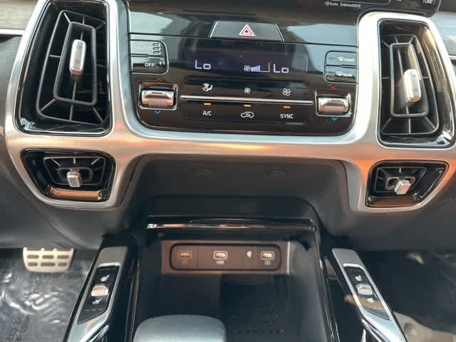 Thumbnail: 2022 Kia Sorento - 9