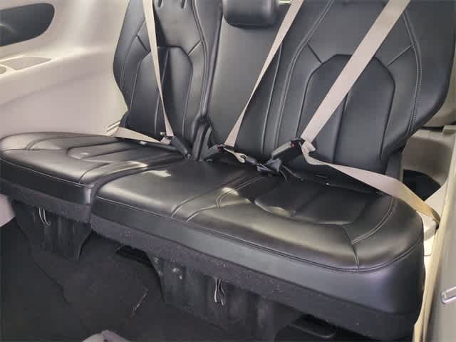 Thumbnail: 2023 Chrysler Pacifica - 35