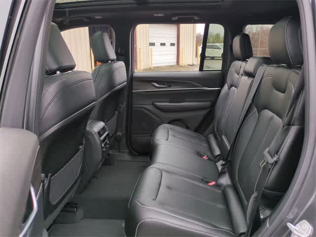 Thumbnail: 2025 Jeep Grand Cherokee - 21