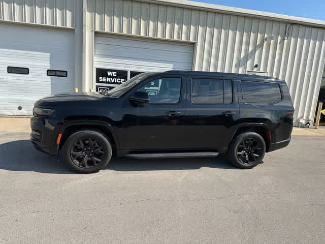 Thumbnail: 2023 Jeep Wagoneer - 17