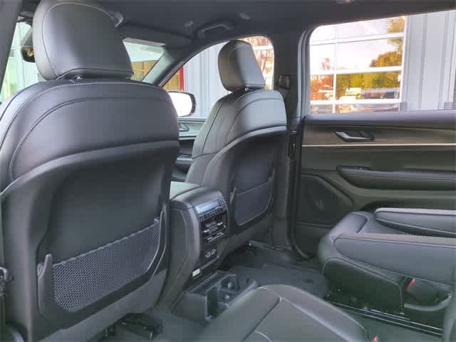 Thumbnail: 2025 Jeep Grand Cherokee L - 18