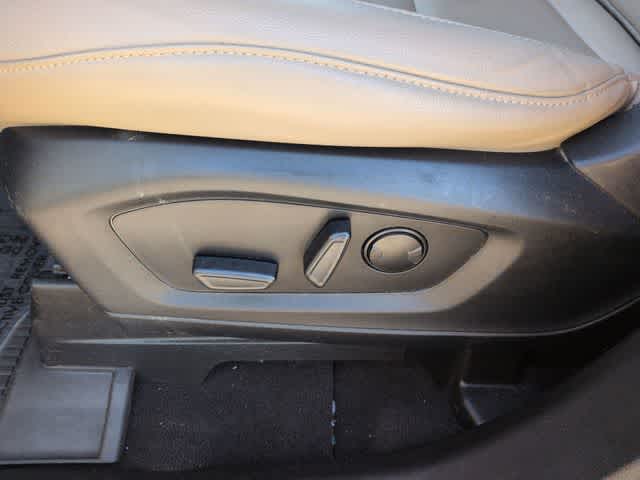 Thumbnail: 2021 Ford Explorer - 16