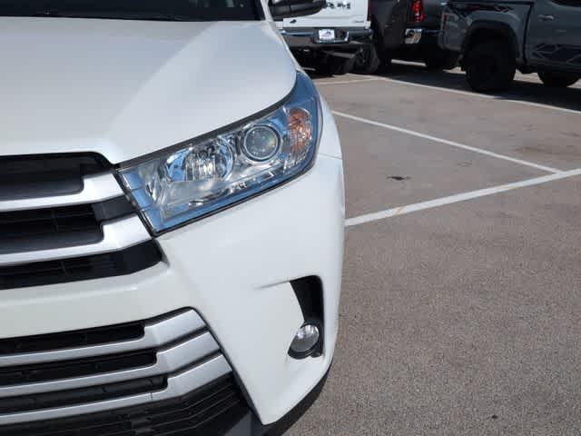 Thumbnail: 2017 Toyota Highlander - 11