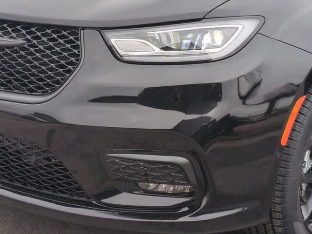 Thumbnail: 2026 Chrysler Pacifica - 11