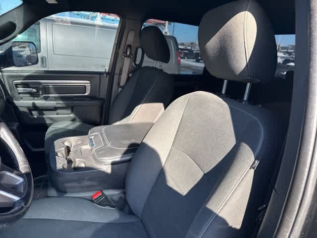 Thumbnail: 2021 RAM 1500 Classic - 3