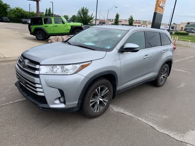 Thumbnail: 2019 Toyota Highlander - 2