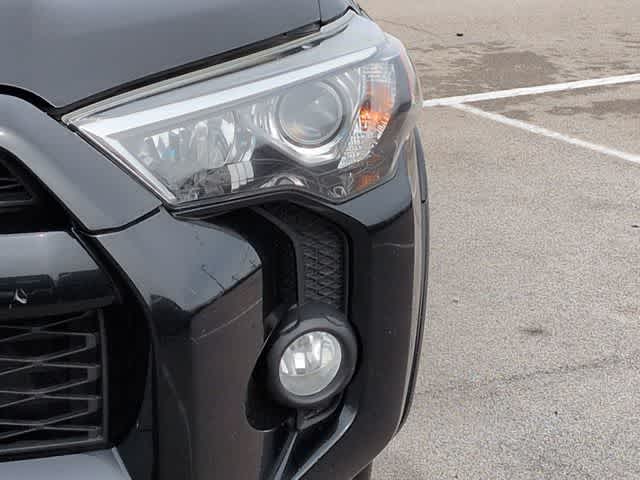 Thumbnail: 2015 Toyota 4Runner - 11