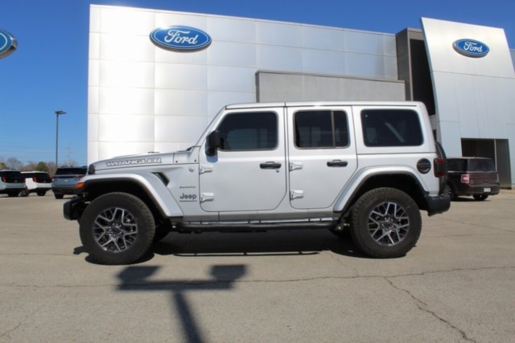 Used 2024 Jeep Wrangler Sahara SUV