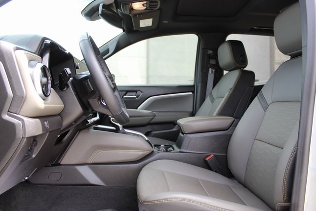2024 Chevrolet Colorado ZR2 - Photo 11