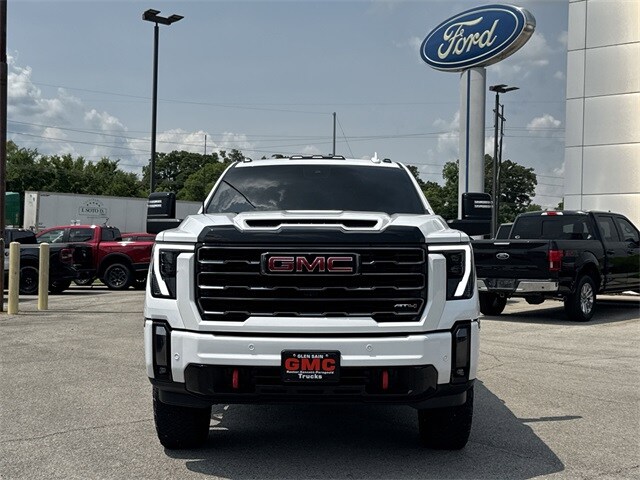 2024 Gmc Sierra HD AT4 photo 2