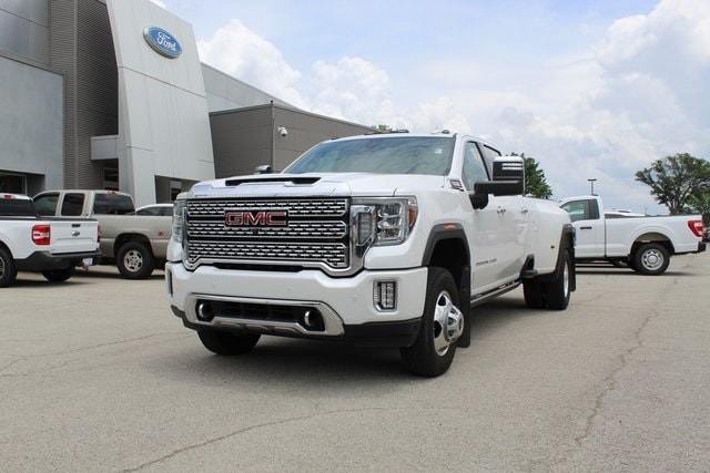 2023 GMC Sierra 4WD Crew Cab Long Box DRW Denali's photo