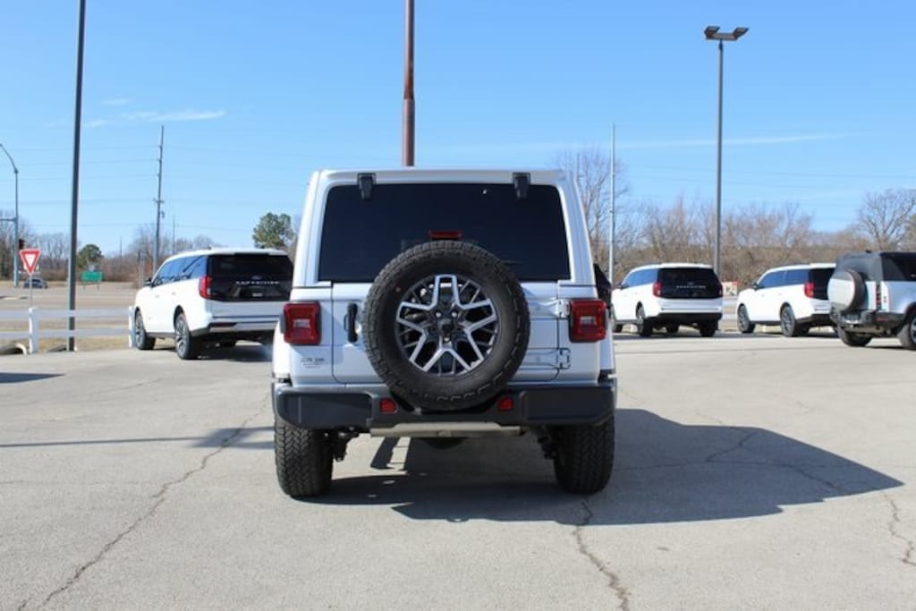 Used 2024 Jeep Wrangler Sahara SUV