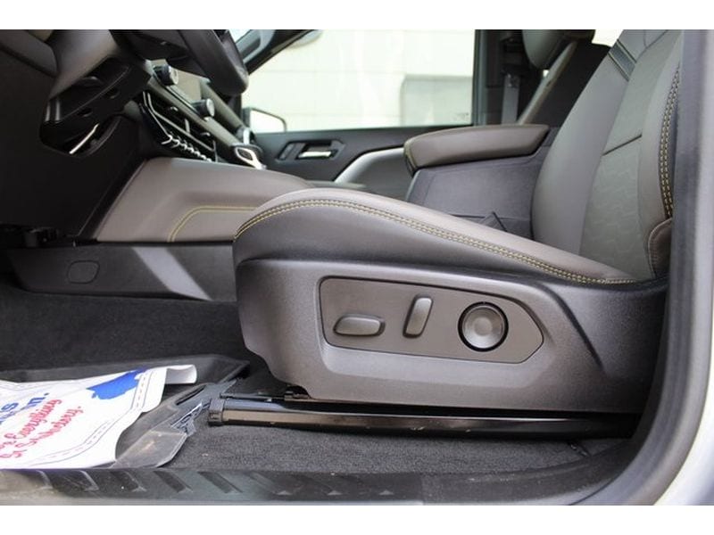 2024 Chevrolet Colorado ZR2 - Photo 10