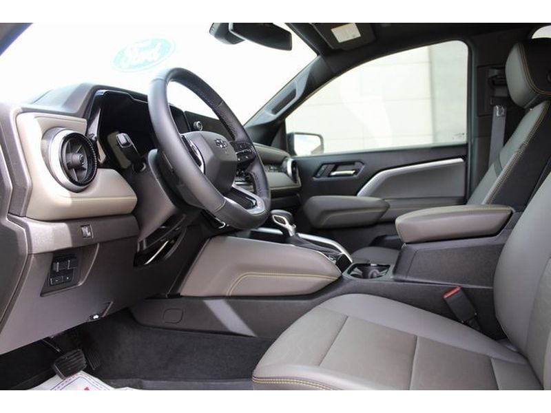 2024 Chevrolet Colorado ZR2 - Photo 12