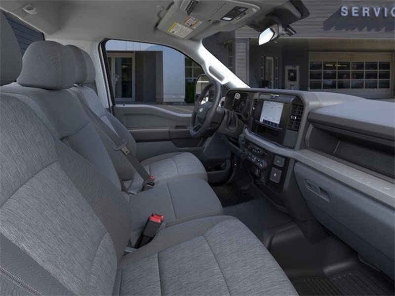 2025 Ford F-350 Super Duty Chassis Cab XL - Photo 11