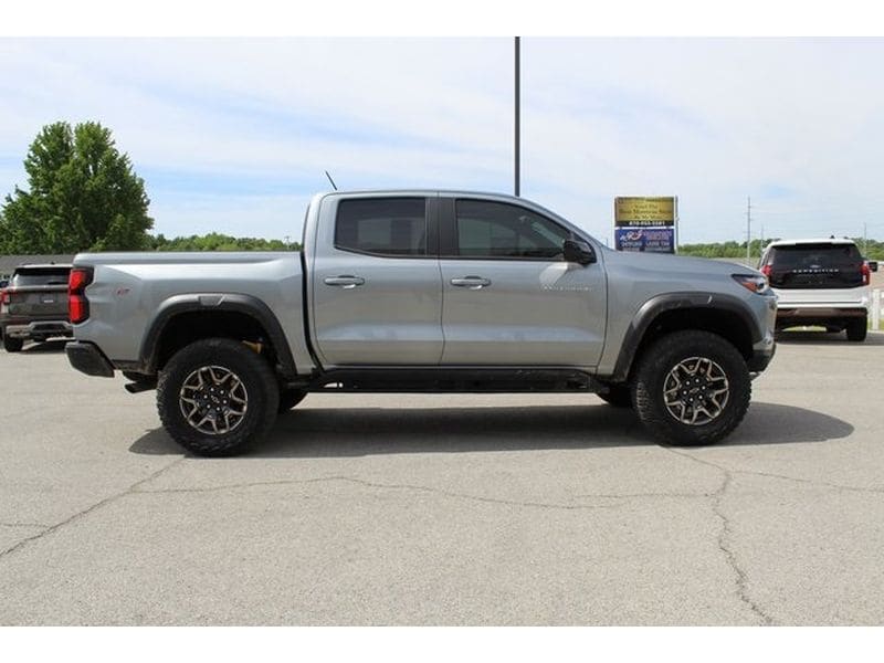 2024 Chevrolet Colorado ZR2 - Photo 6
