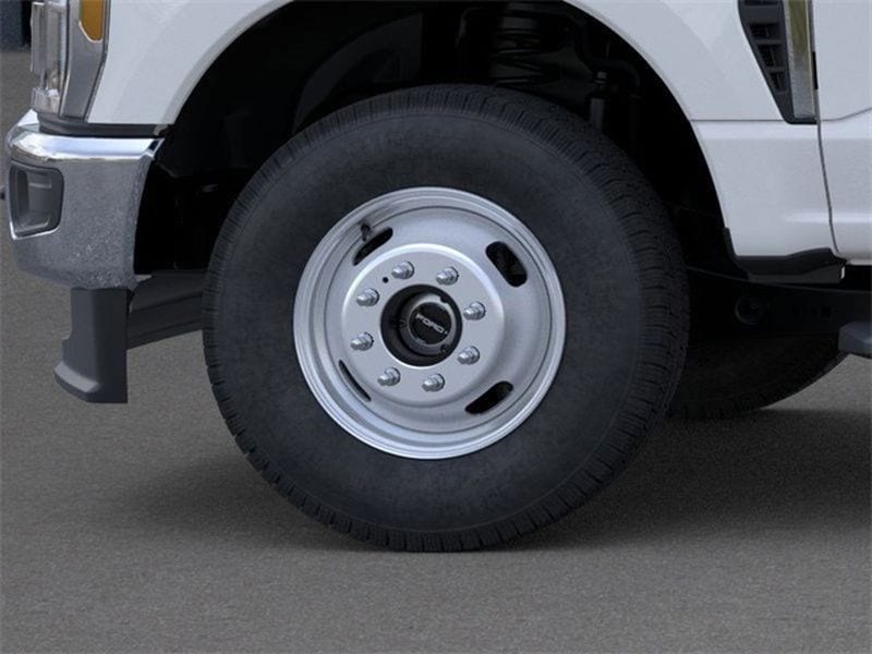 2025 Ford F-350 Super Duty Chassis Cab XL - Photo 19