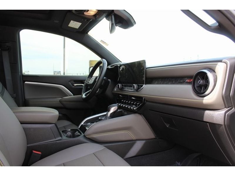 2024 Chevrolet Colorado ZR2 - Photo 20