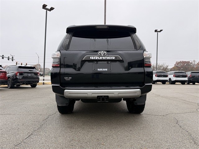 2022 Toyota 4Runner TRD Off-Road photo 4