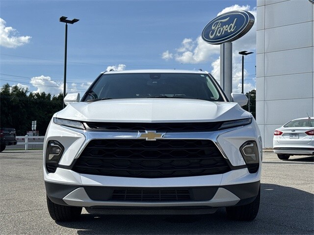 2023 Chevrolet Blazer 2LT photo 2