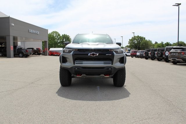 2024 Chevrolet Colorado ZR2 - Photo 8