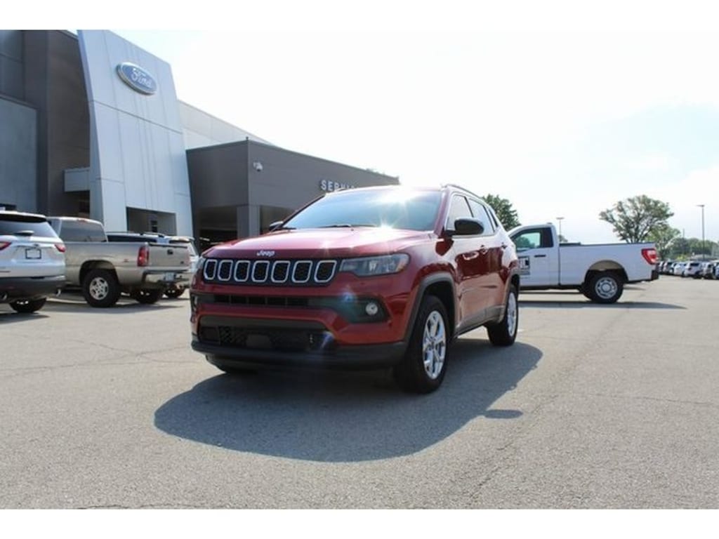 Used 2025 Jeep Compass Latitude Sport Utility