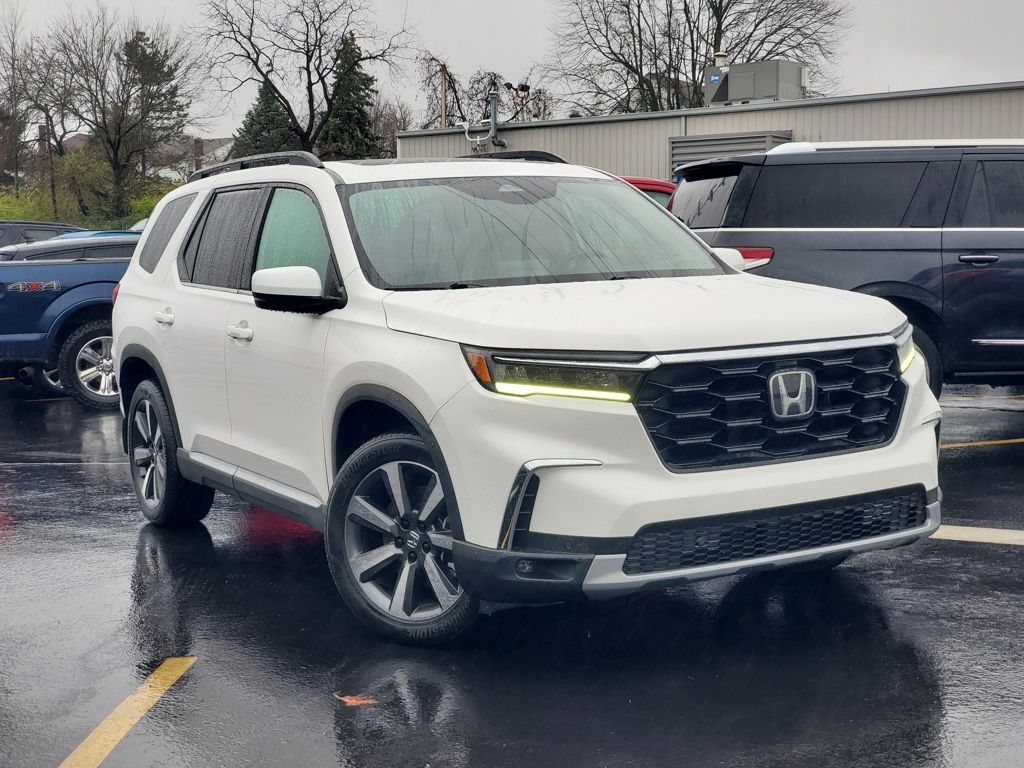 2023 Honda Pilot Touring's photo
