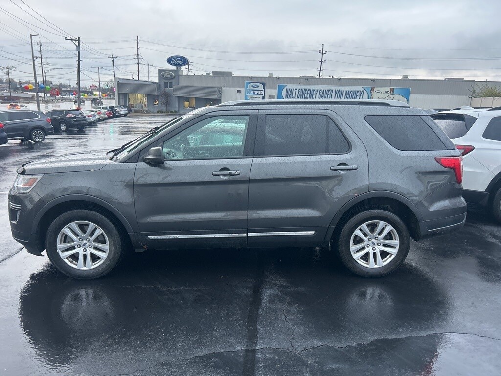 2019 Ford Explorer XLT photo 2
