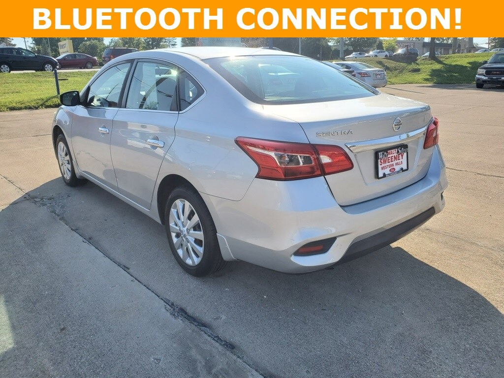 2016 Nissan Sentra S photo 2