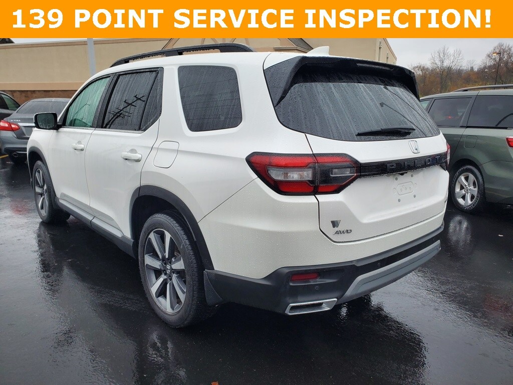 2023 Honda Pilot Touring photo 2