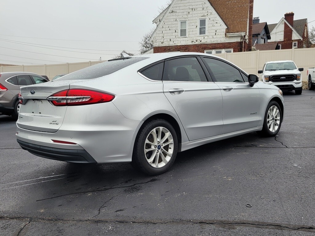 2019 Ford Fusion Hybrid SE photo 3