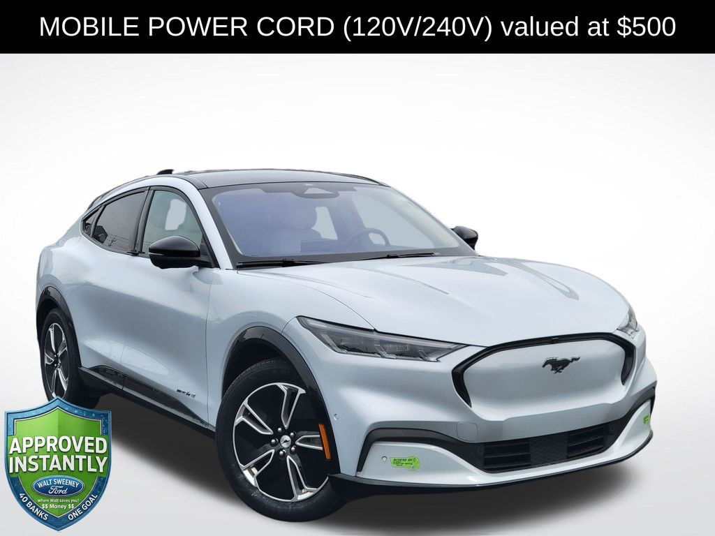 2023 Ford Mustang-Mach-e Premium's photo