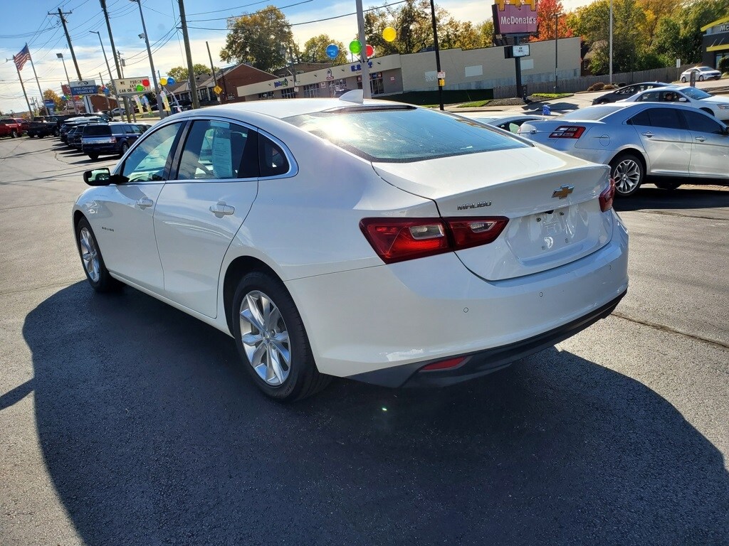 2024 Chevrolet Malibu 1LT photo 3