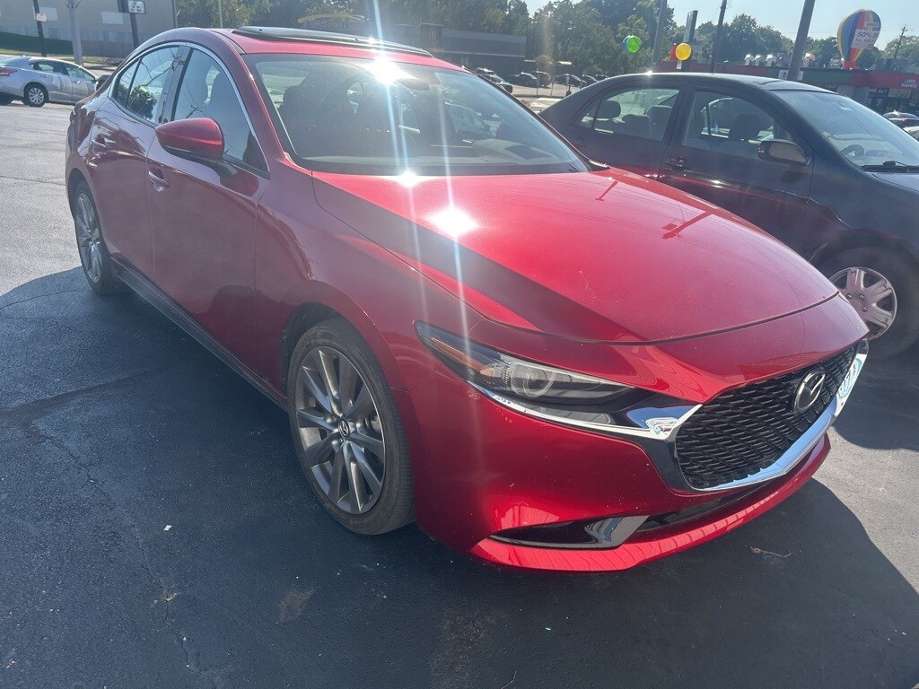 2021 Mazda Mazda3 Premium photo 3