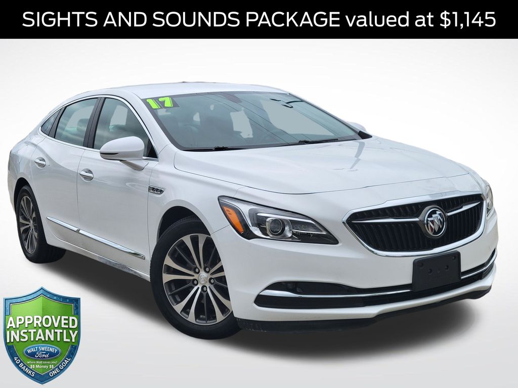 2017 Buick LaCrosse Essence's photo
