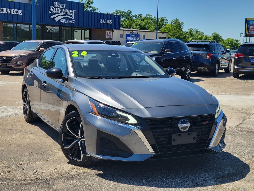 2024 Nissan Altima SR - Photo 32