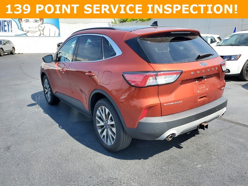 2020 Ford Escape Titanium photo 3