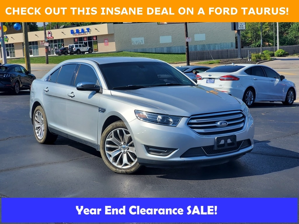 2015 Ford Taurus Limited's photo