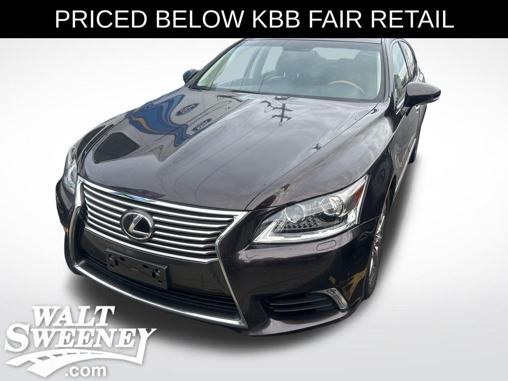 2015 Lexus LS Base's photo