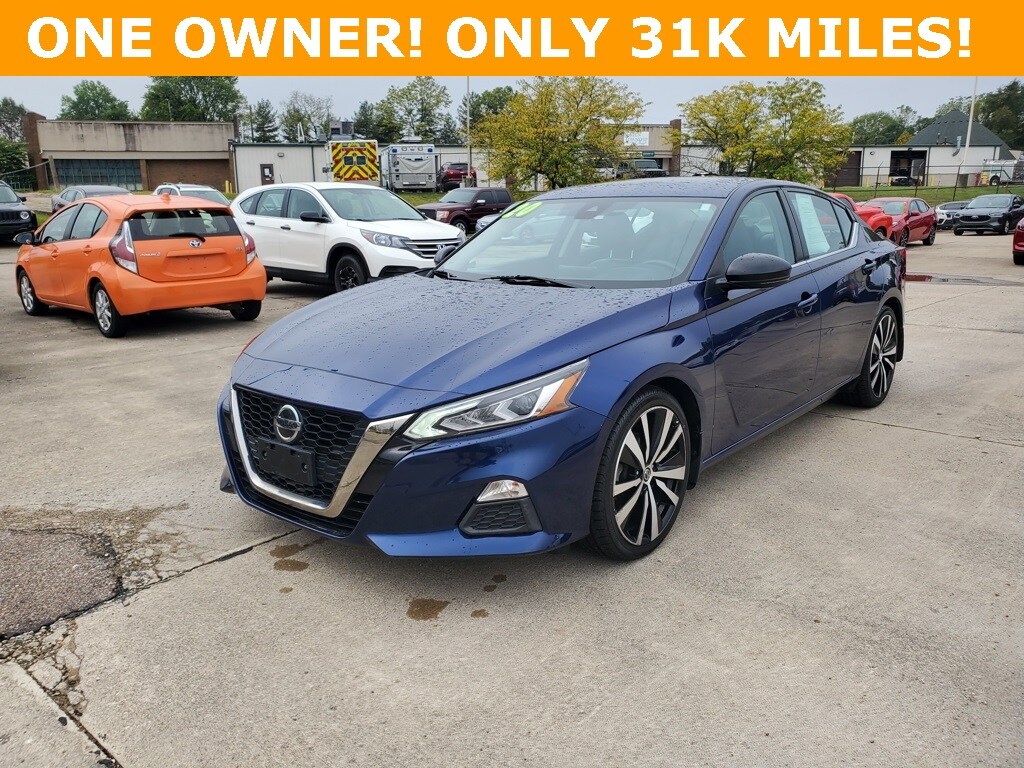 2020 Nissan Altima 2.5 SR photo 2