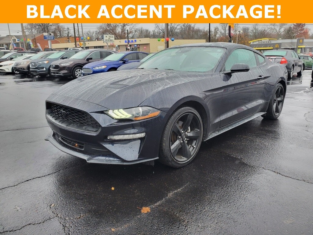 2021 Ford Mustang EcoBoost photo 3