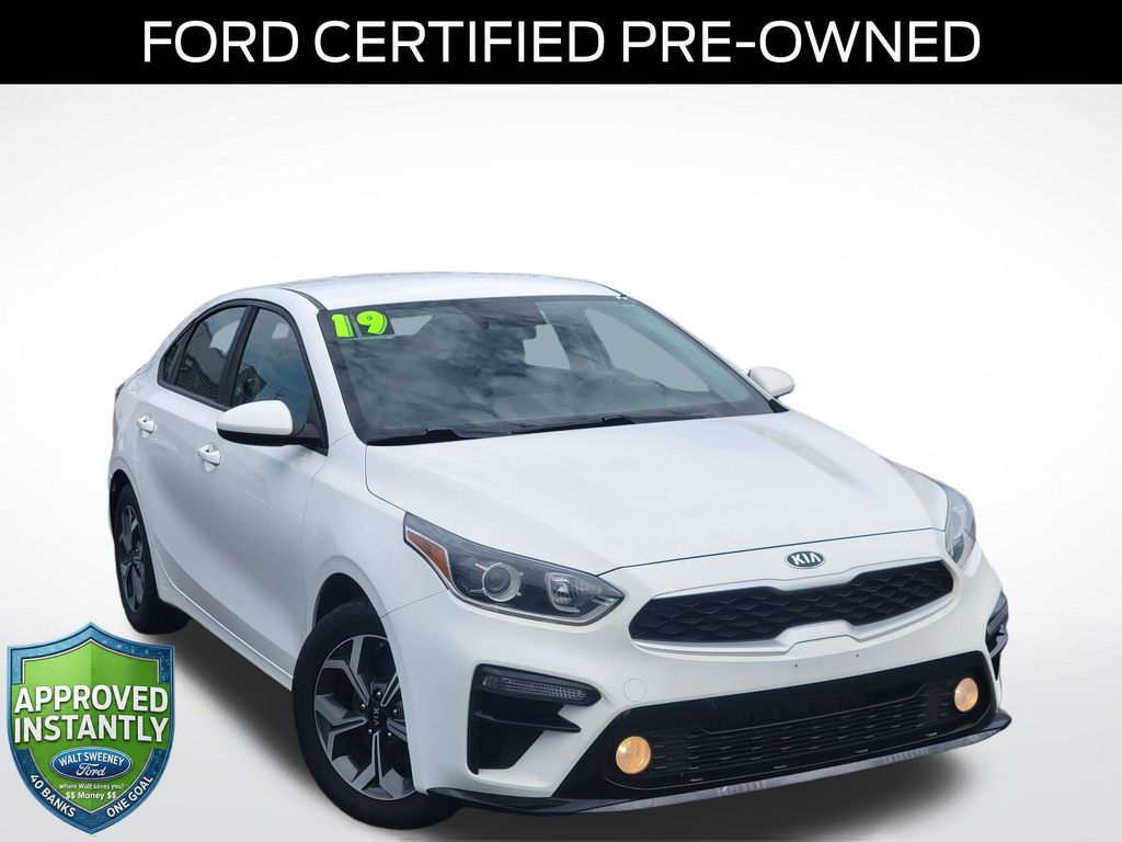 2019 Kia Forte LXS AT's photo