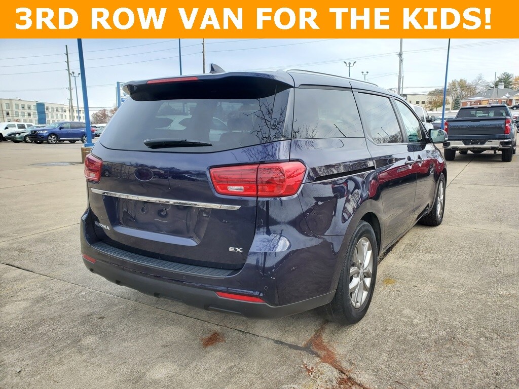 2020 Kia Sedona EX photo 4