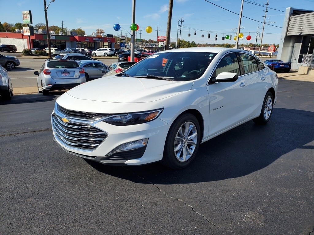 2024 Chevrolet Malibu 1LT photo 2