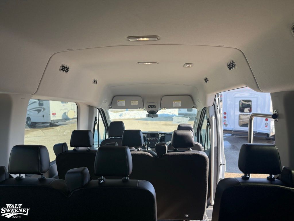 2023 Ford Transit Passenger Van XL - Photo 10