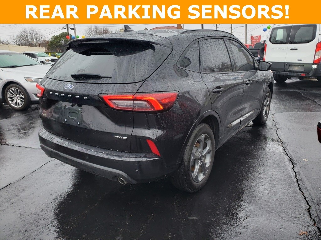 2024 Ford Escape ST-Line photo 4