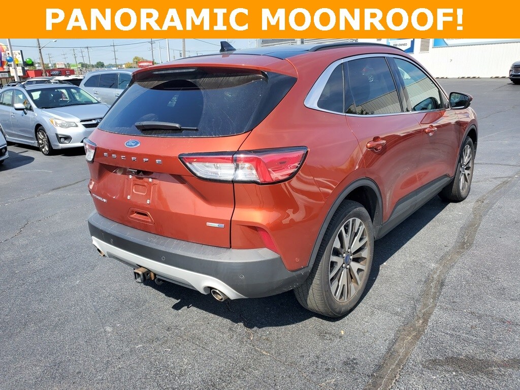 2020 Ford Escape Titanium photo 4