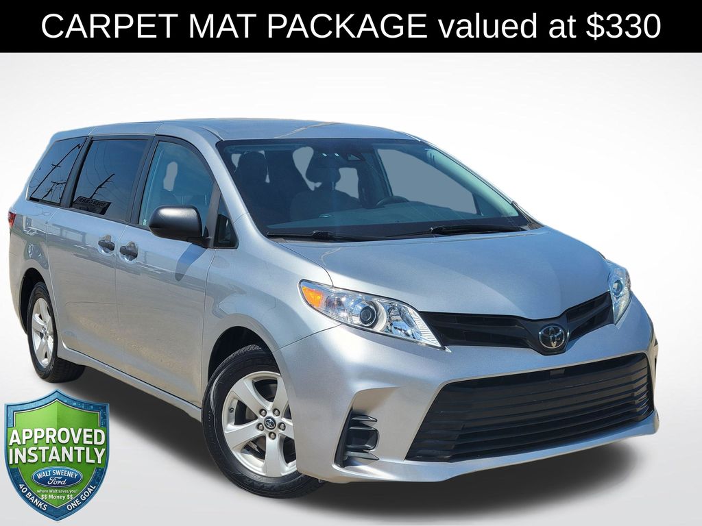 2019 Toyota Sienna L V6 7-Passenger's photo